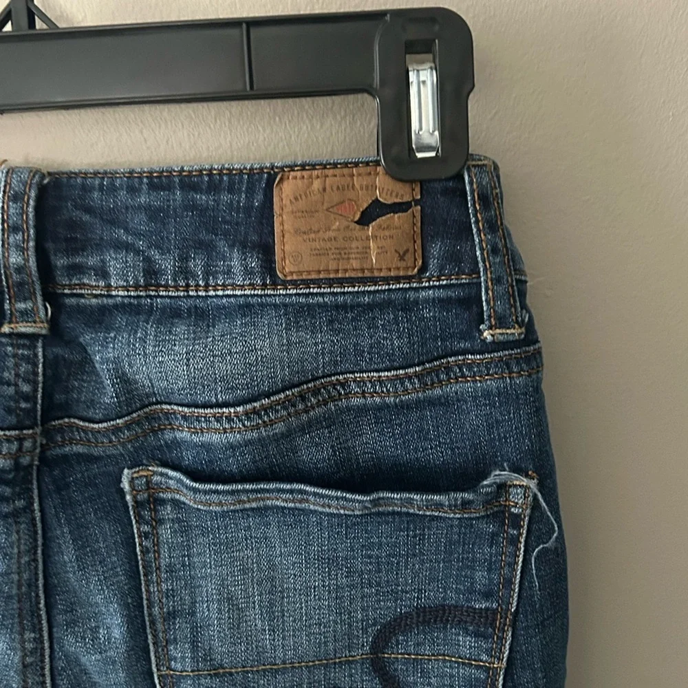 American Eagle Outfitters Distressed Blue Jeans/Jeggings - Picture 5 of 8